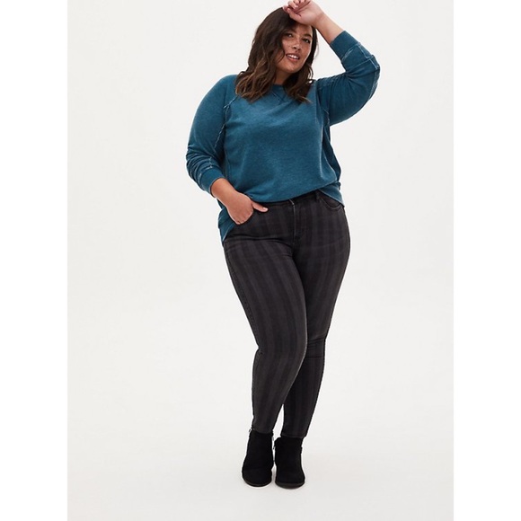 Torrid Bombshell Skinny Jean-Black Stripe NWT - Picture 3 of 5